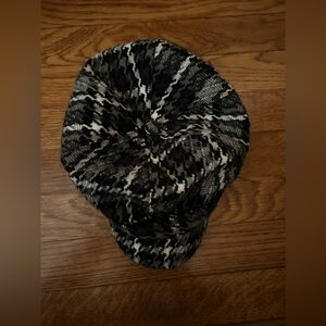 Sonoma Girl’s Y2K/Early 2000s Inspired Grey White & Black Plaid Conductor’s Cap